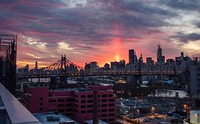 La Quinta Inn And Suites by Wyndham Long Island City